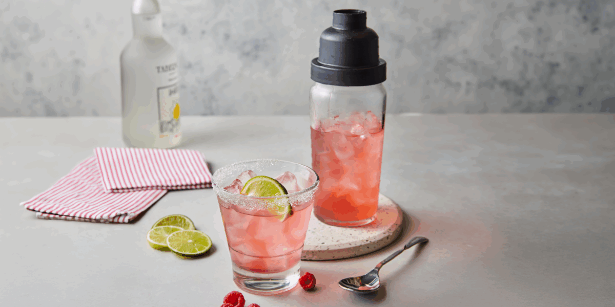 Fridays - Raspberry Pisco Shaker S/ 15.90 (Lun - Vie)